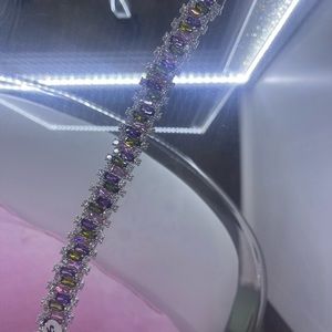 .925 bracelet new with tags ! Beautiful piece of jewelry.